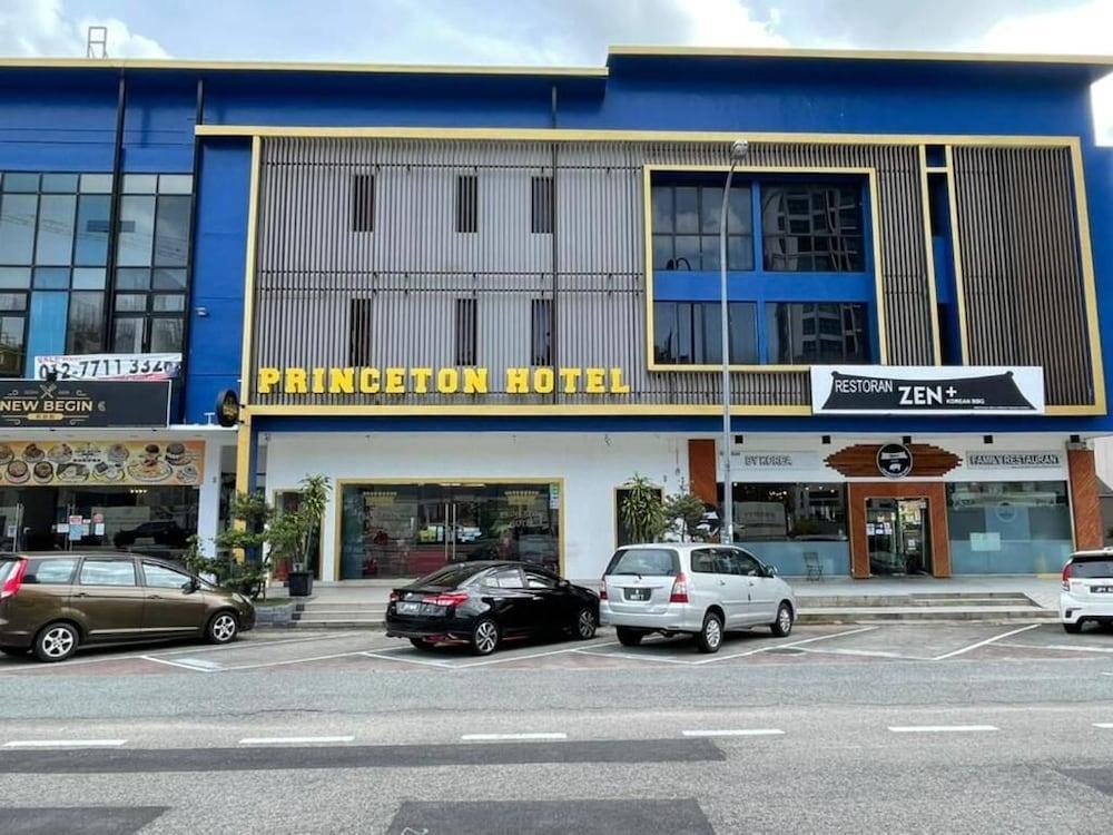 Hotel Zamburger Bukit Indah Johor Bahru Ngoại thất bức ảnh